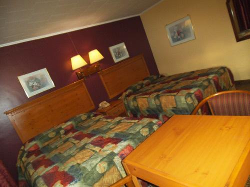 Relax Inn Franklin Ruang foto